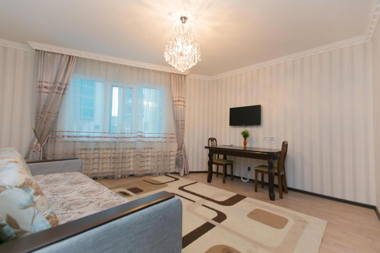 Cozy Apartment On Sarayshyq Street 5E Астана Екстер'єр фото